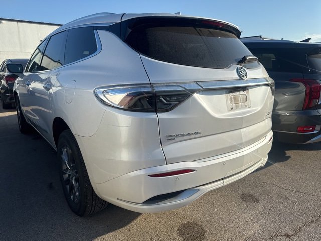 2022 Buick Enclave Avenir photo 3