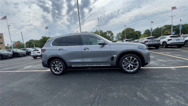 2024 BMW X5 - Image 2