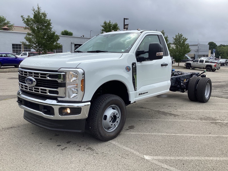 2024 Ford F-350 photo 3
