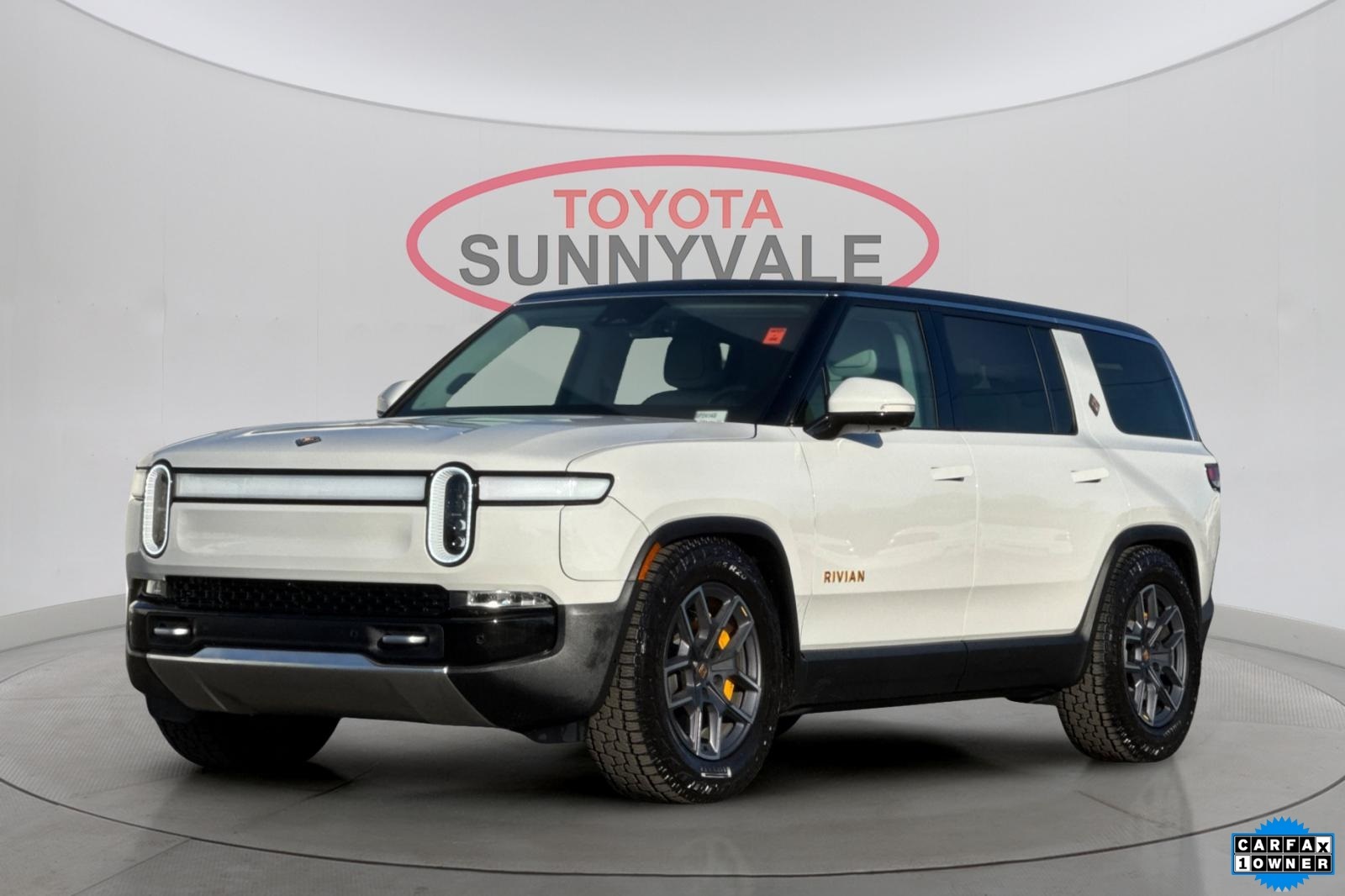2024 Rivian R1S Adventure's photo