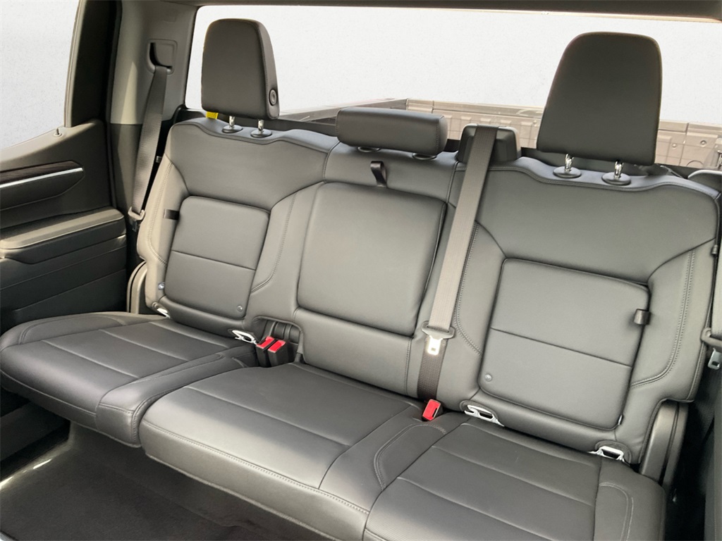 2025 Gmc Sierra 1500 SLT photo 9