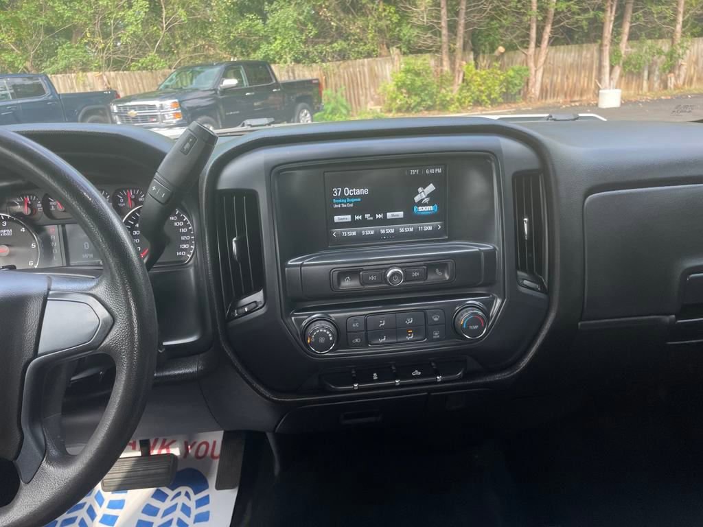 2018 Chevrolet Silverado 1500 Custom photo 17