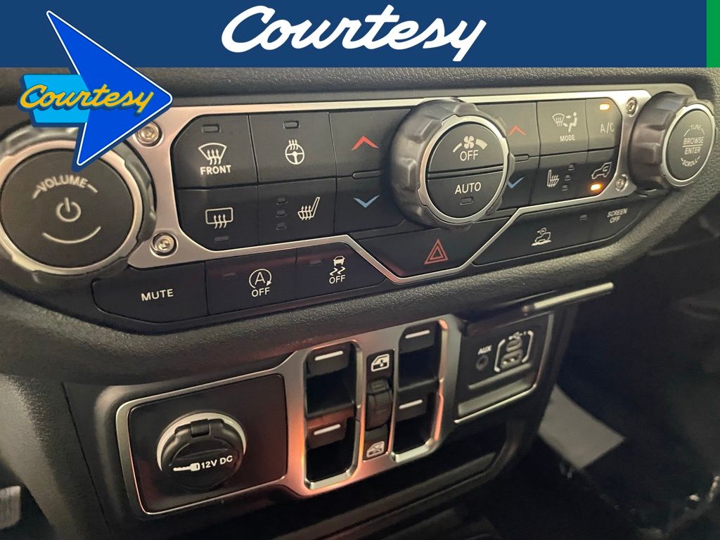 2025 Jeep Gladiator Sport S's photo