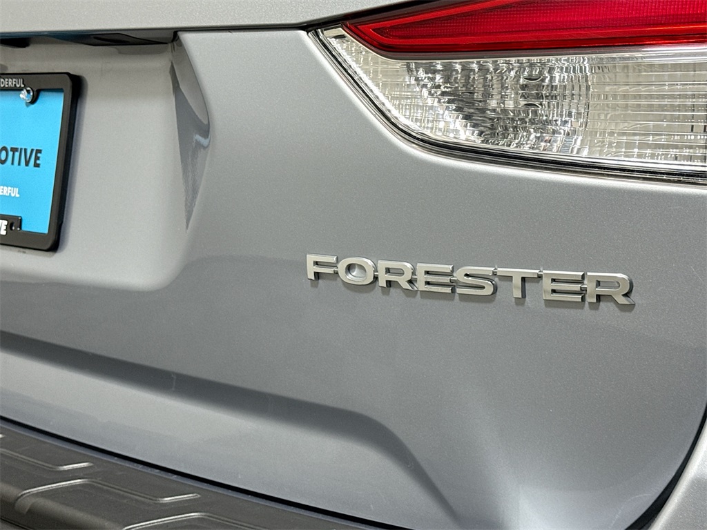 2020 Subaru Forester Premium photo 18