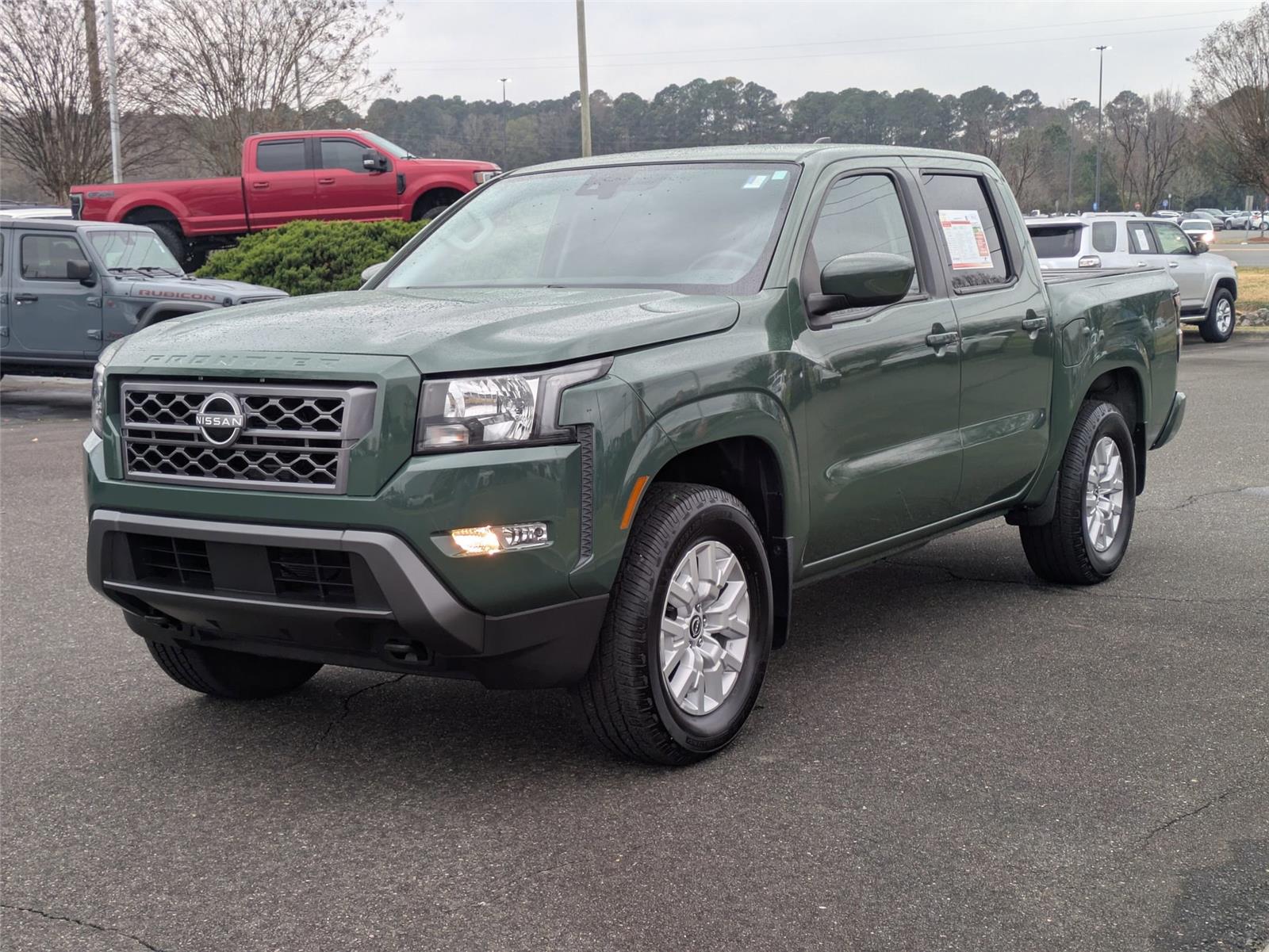 2022 Nissan Frontier SV's photo