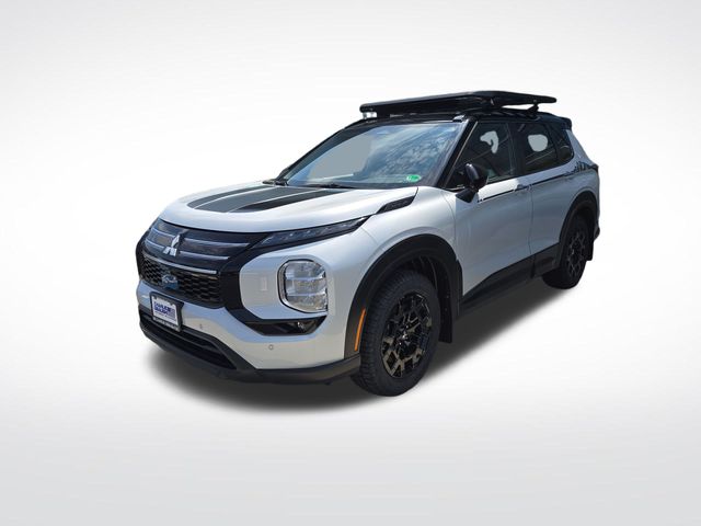 2025 Mitsubishi Outlander S-AWC photo 2