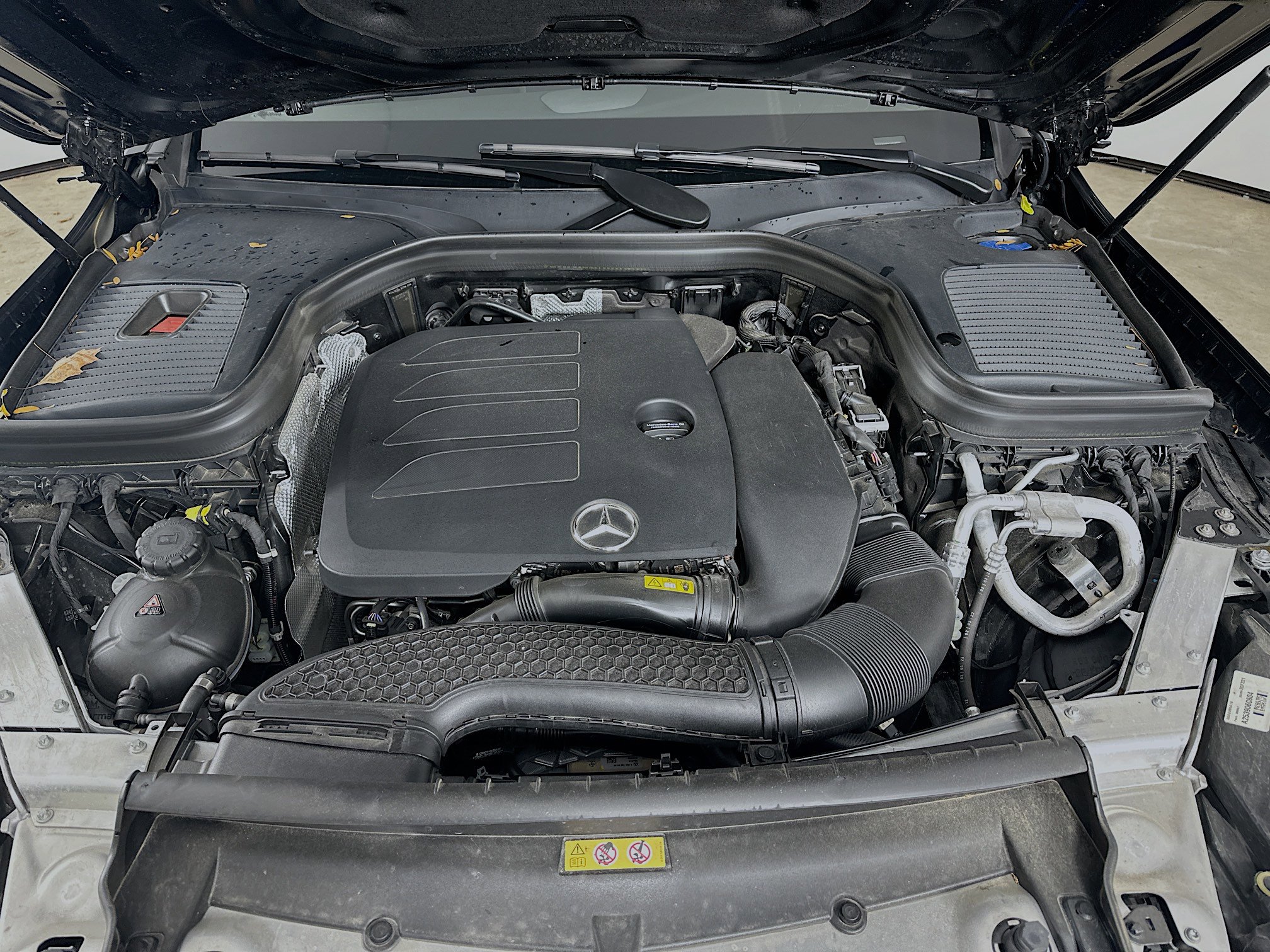 2022 Mercedes Benz GLC 300 4MATIC photo 2