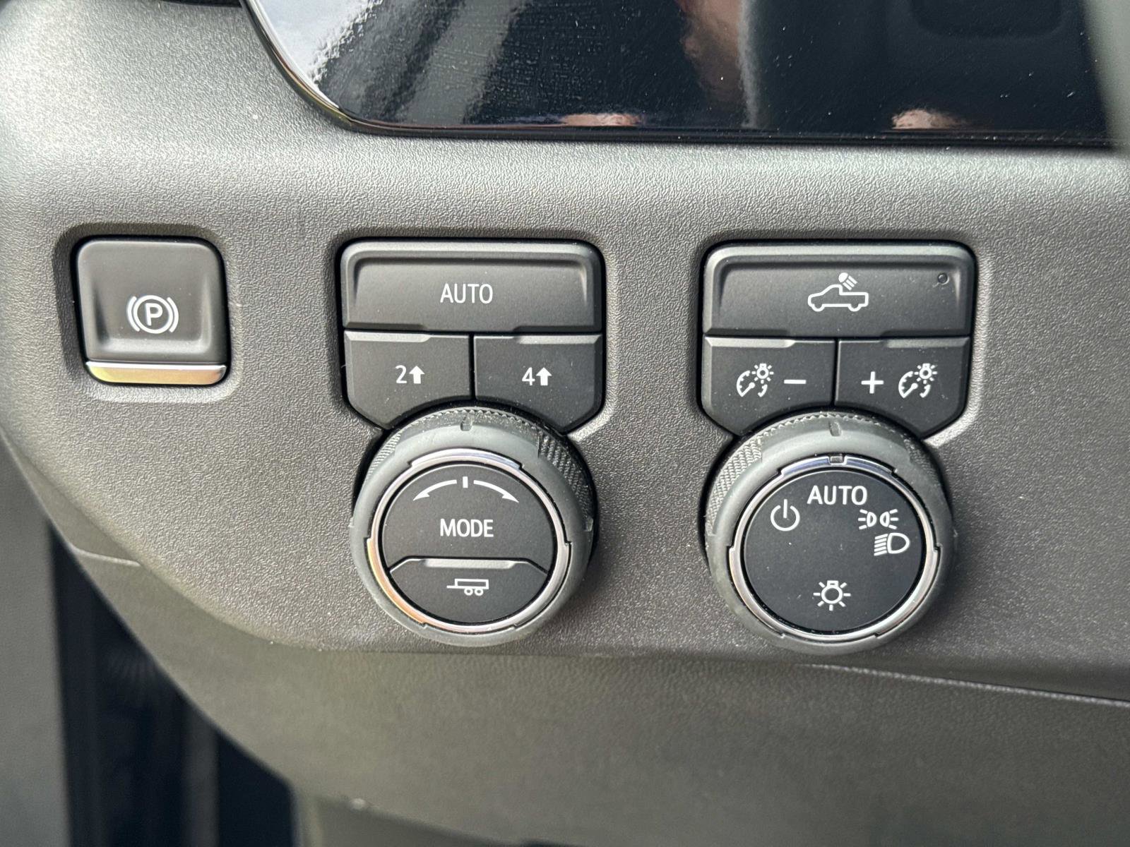 2025 Chevrolet Silverado 1500 LT photo 23