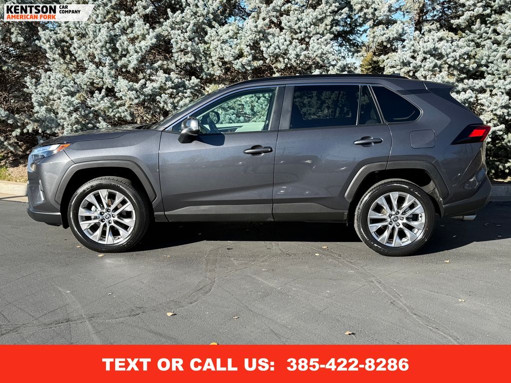 2025 Toyota RAV4 XLE Premium photo 4