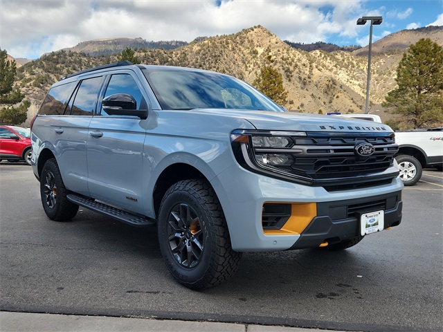 2025 Ford Expedition Tremor's photo