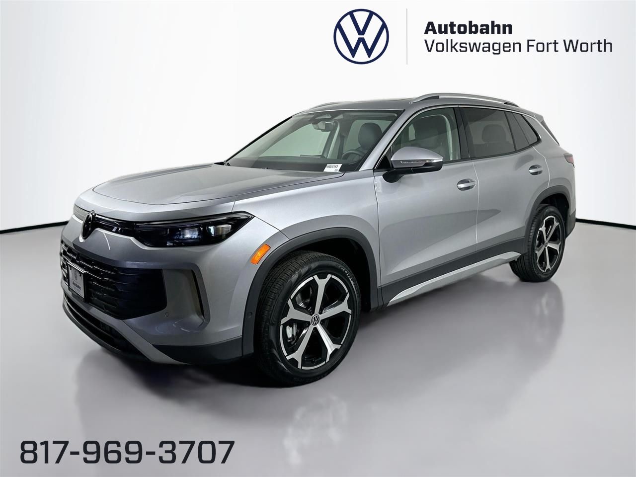 2026 Volkswagen Tiguan SE's photo