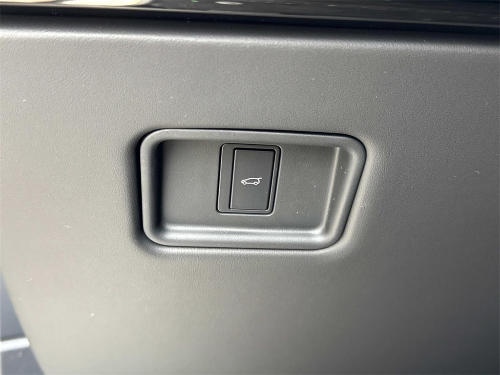 2025 Land Rover Range Rover Sport SE photo 28