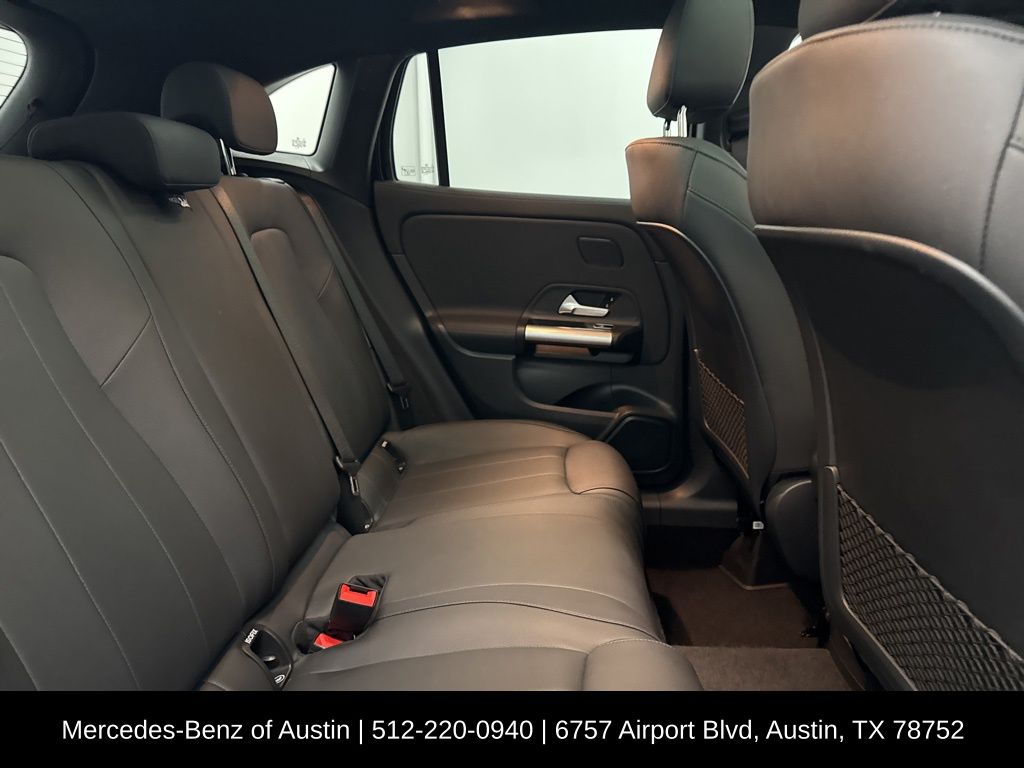 2025 Mercedes Benz GLA 250 photo 21