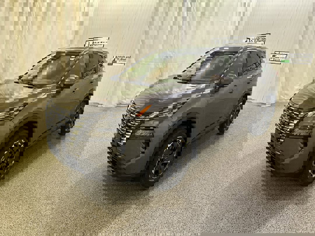 2026 Nissan Rogue SV photo 4