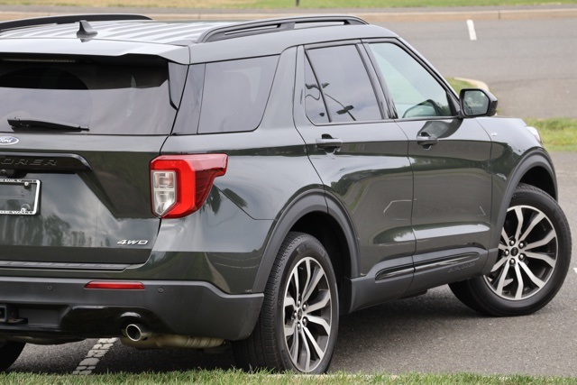 2022 Ford Explorer ST-Line photo 4