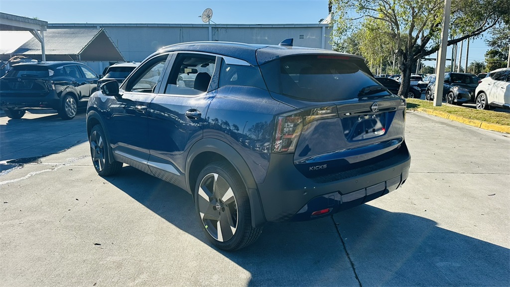 2026 Nissan Kicks SR photo 2