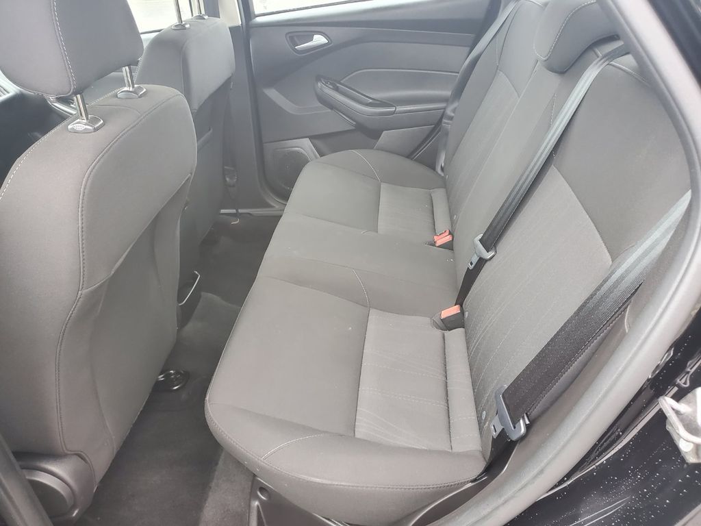 2018 Ford Focus SE photo 7