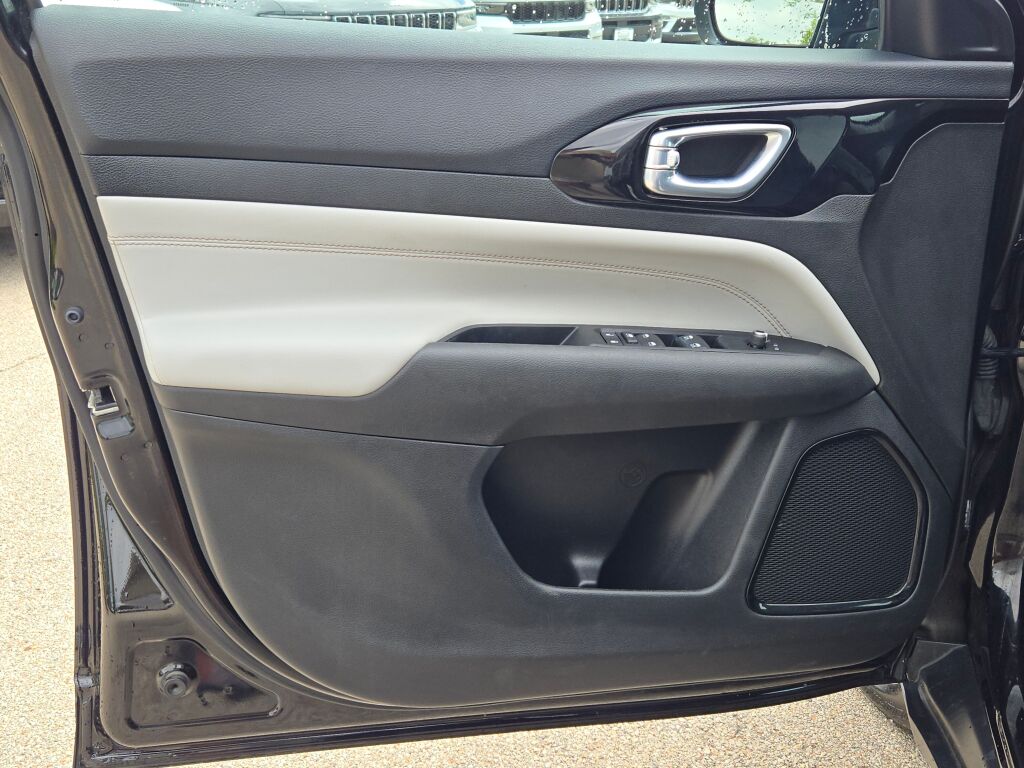 2022 Jeep Compass Limited photo 19