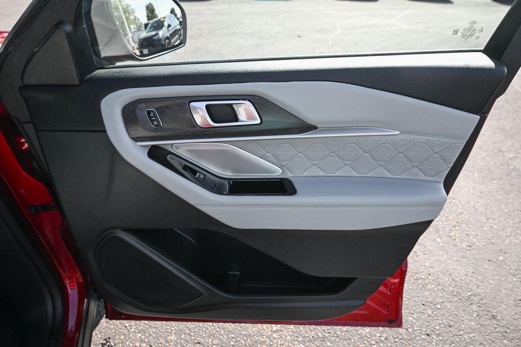 2025 Ford Explorer Platinum photo 26