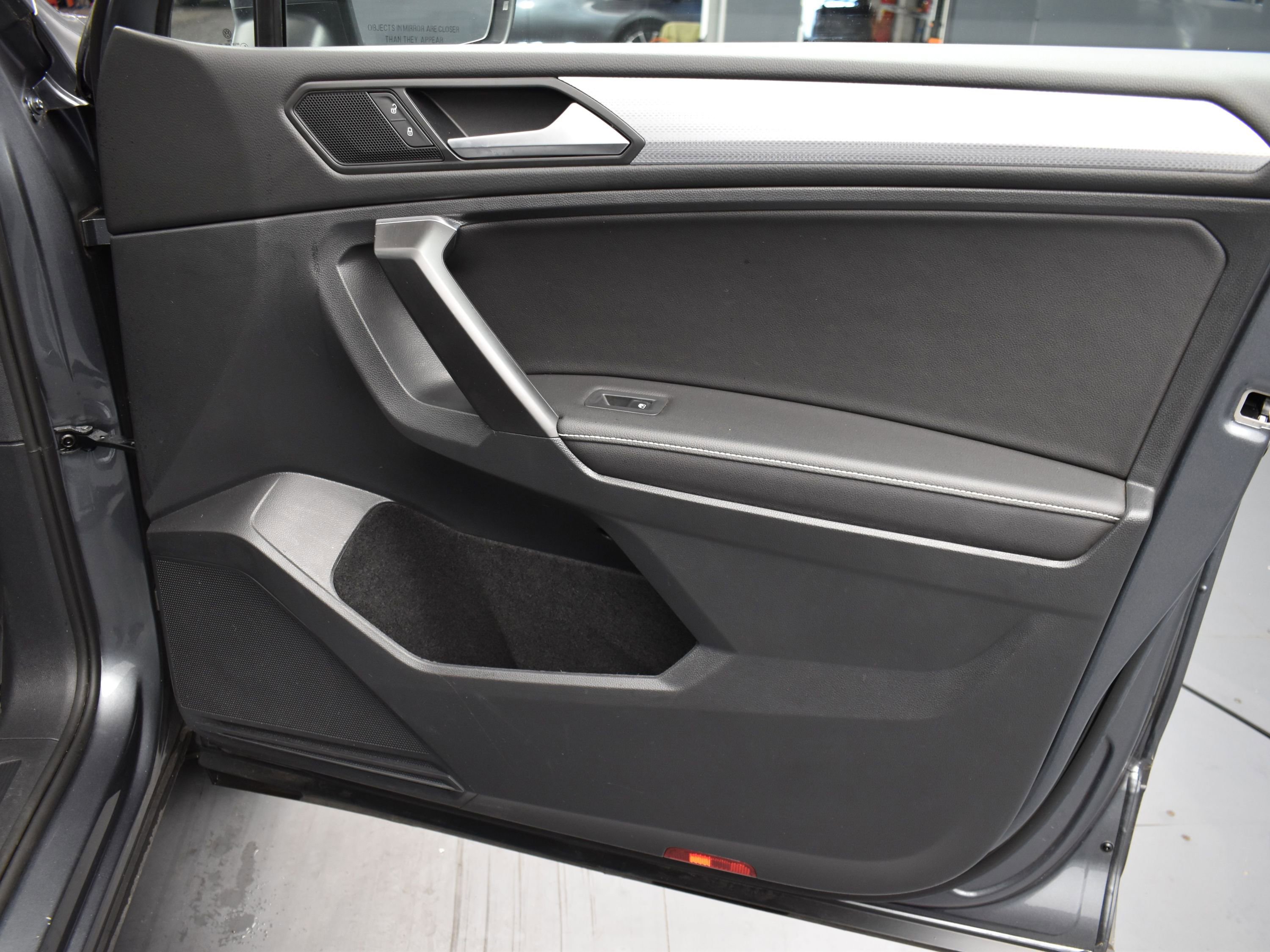 2023 Volkswagen Tiguan S photo 13