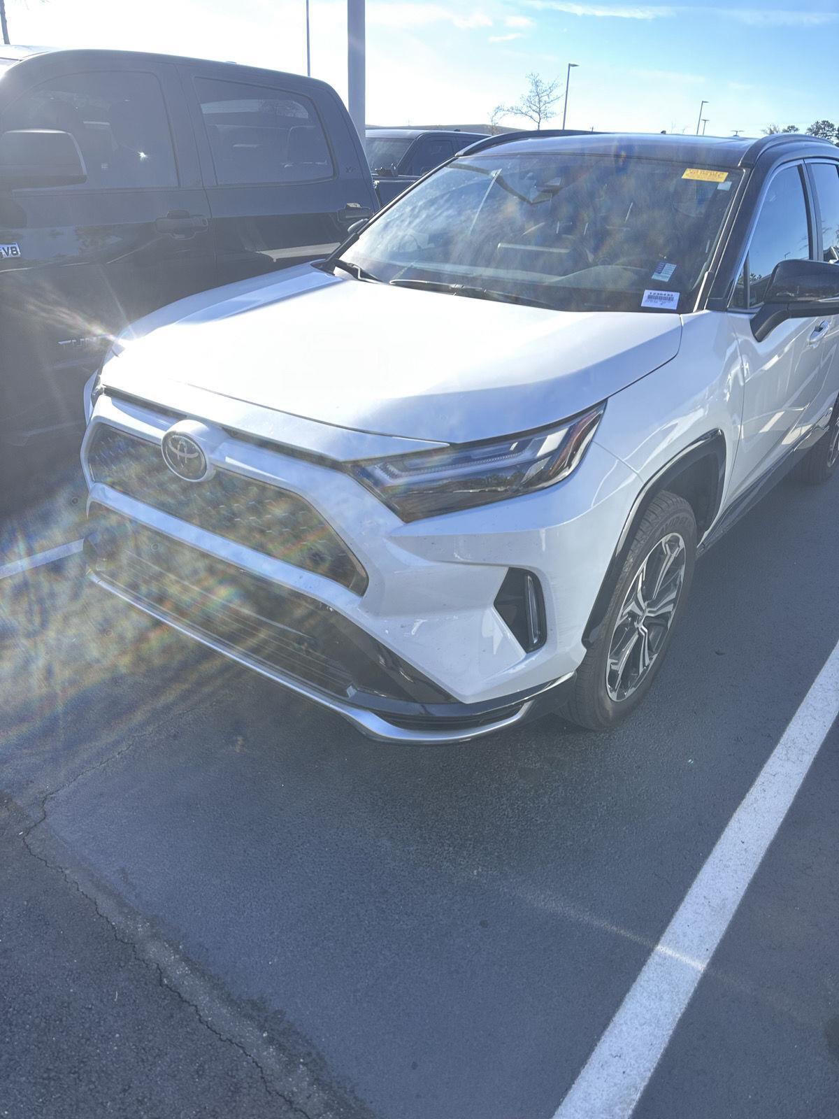 2025 Toyota RAV4 Hybrid XSE photo 2