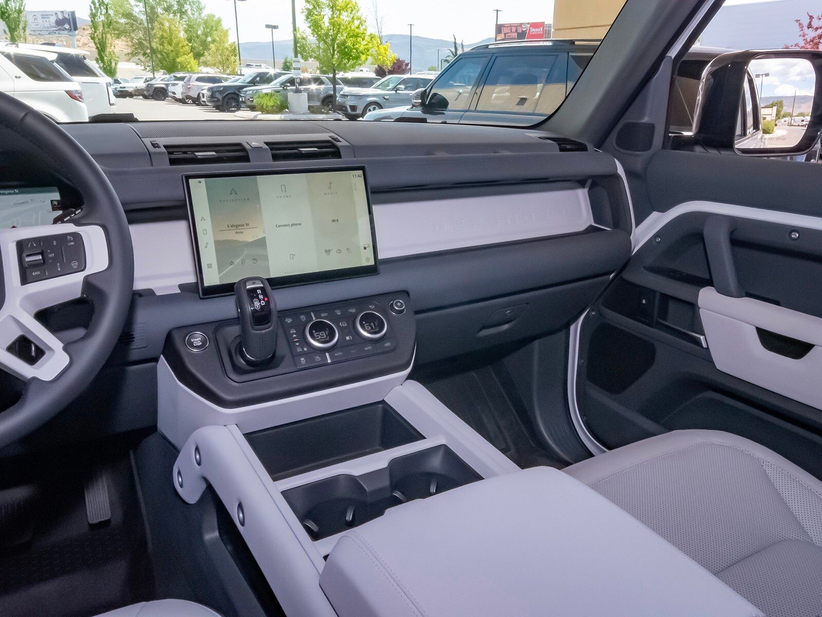 2025 Land Rover Defender 110 S photo 25