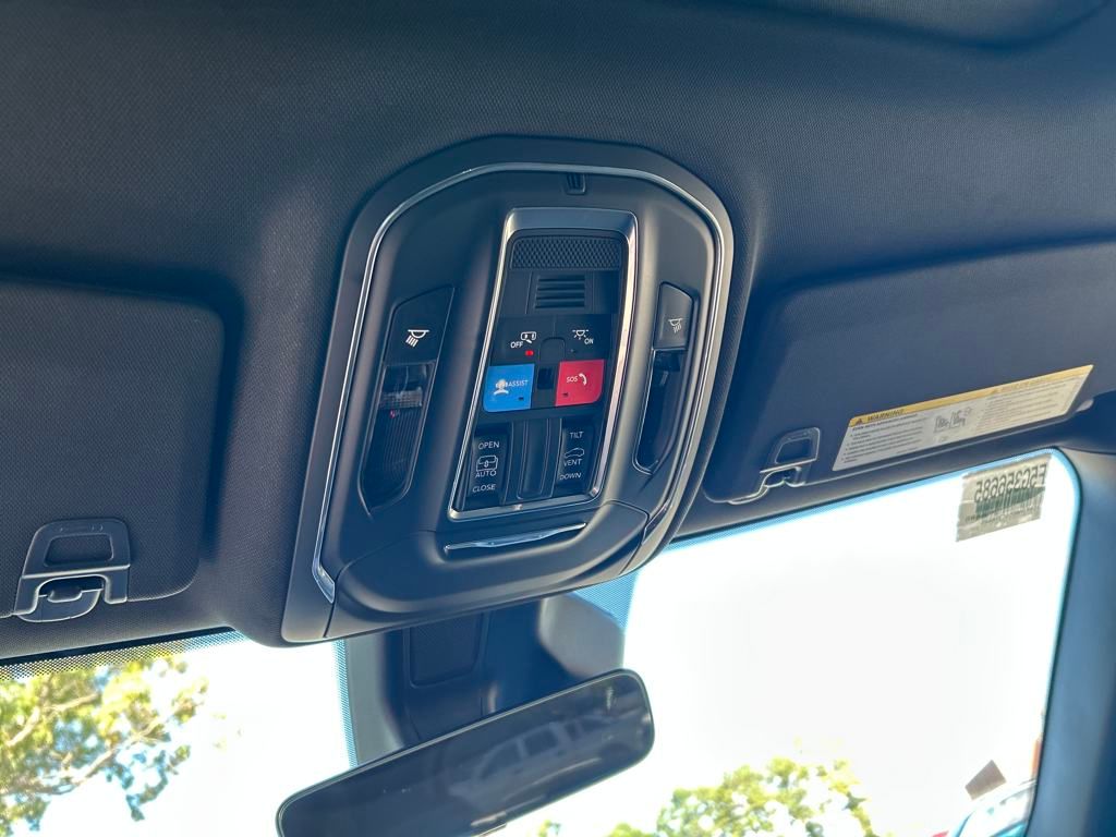 2025 Jeep Grand Cherokee Laredo X photo 18