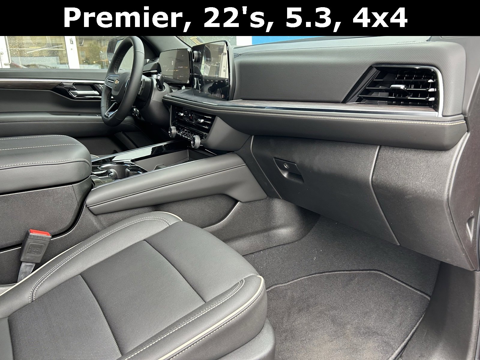 2025 Chevrolet Suburban Premier photo 29