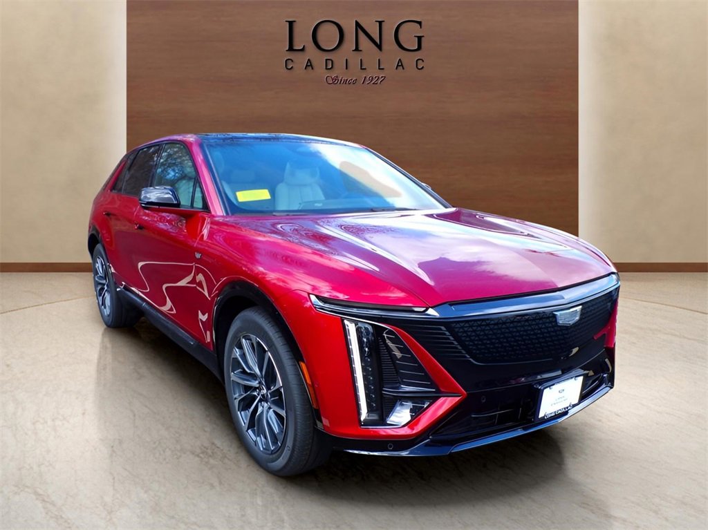 2025 Cadillac Lyriq Sport photo 3