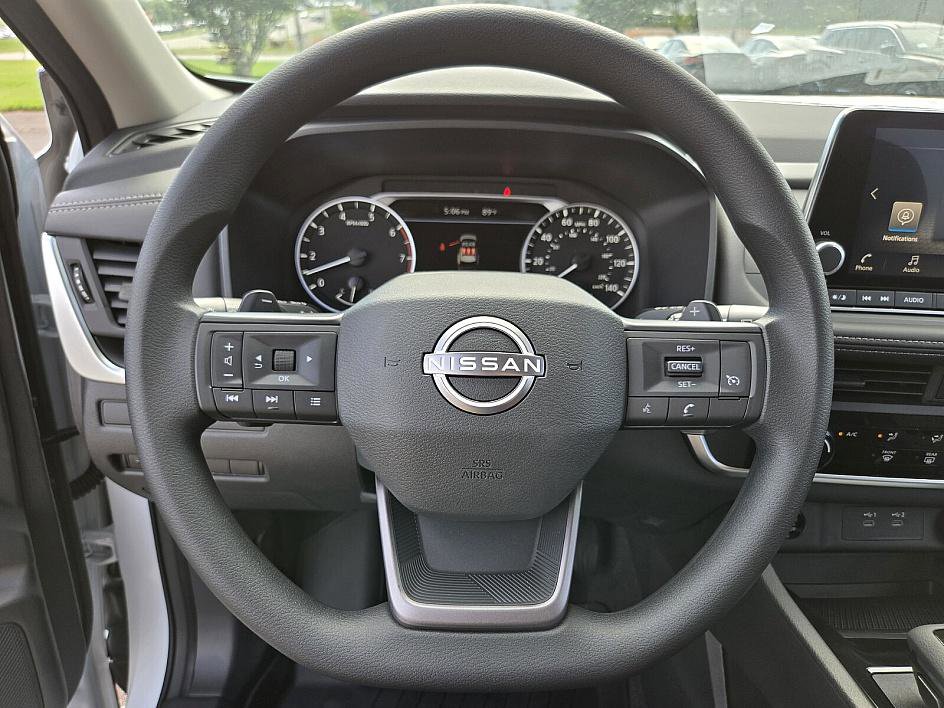 2025 Nissan Rogue S photo 17