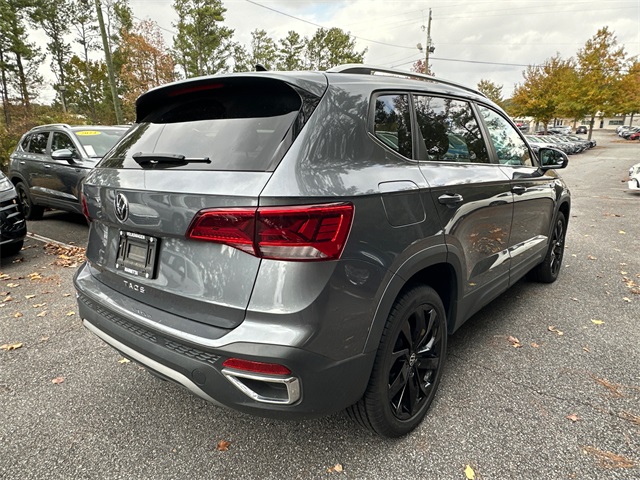 2022 Volkswagen Taos SE photo 4