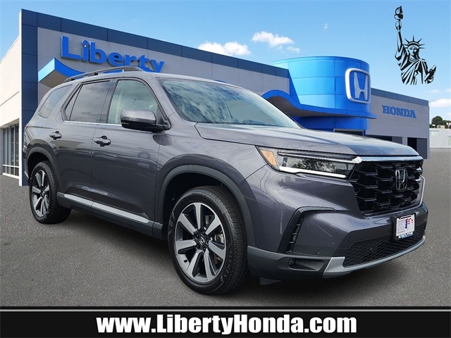 2025 Honda Pilot Touring's photo