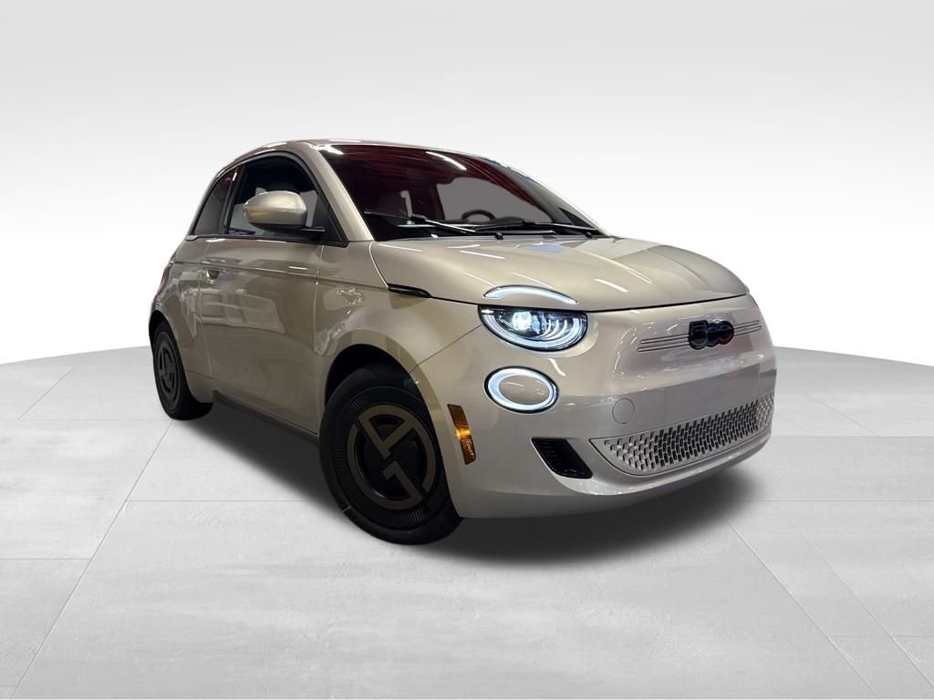 2025 FIAT 500e Base's photo