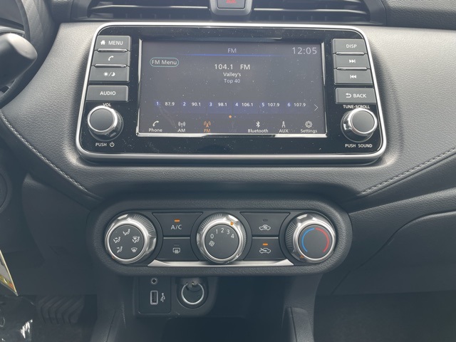 2025 Nissan Versa S photo 16