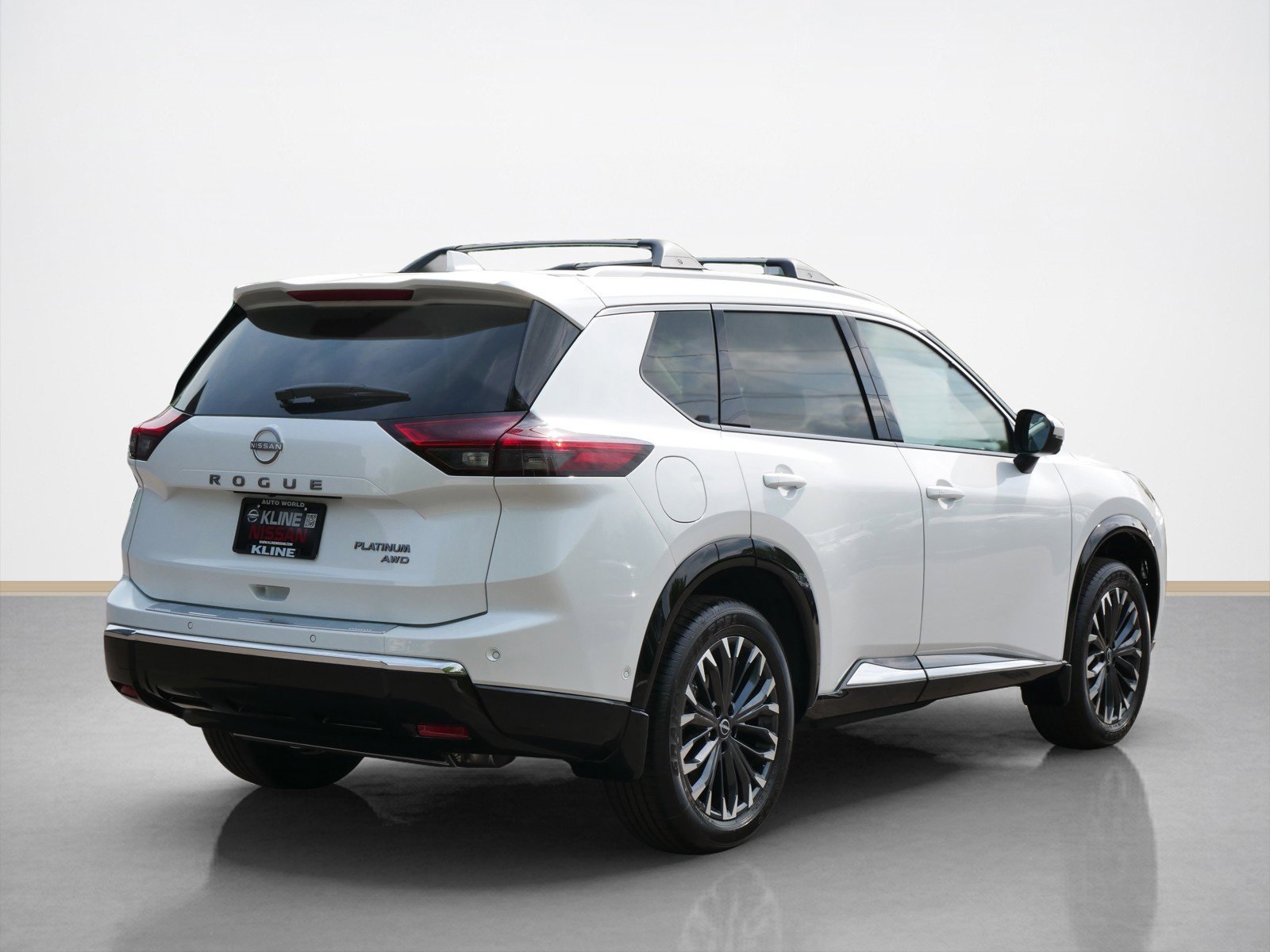2025 Nissan Rogue Platinum photo 2