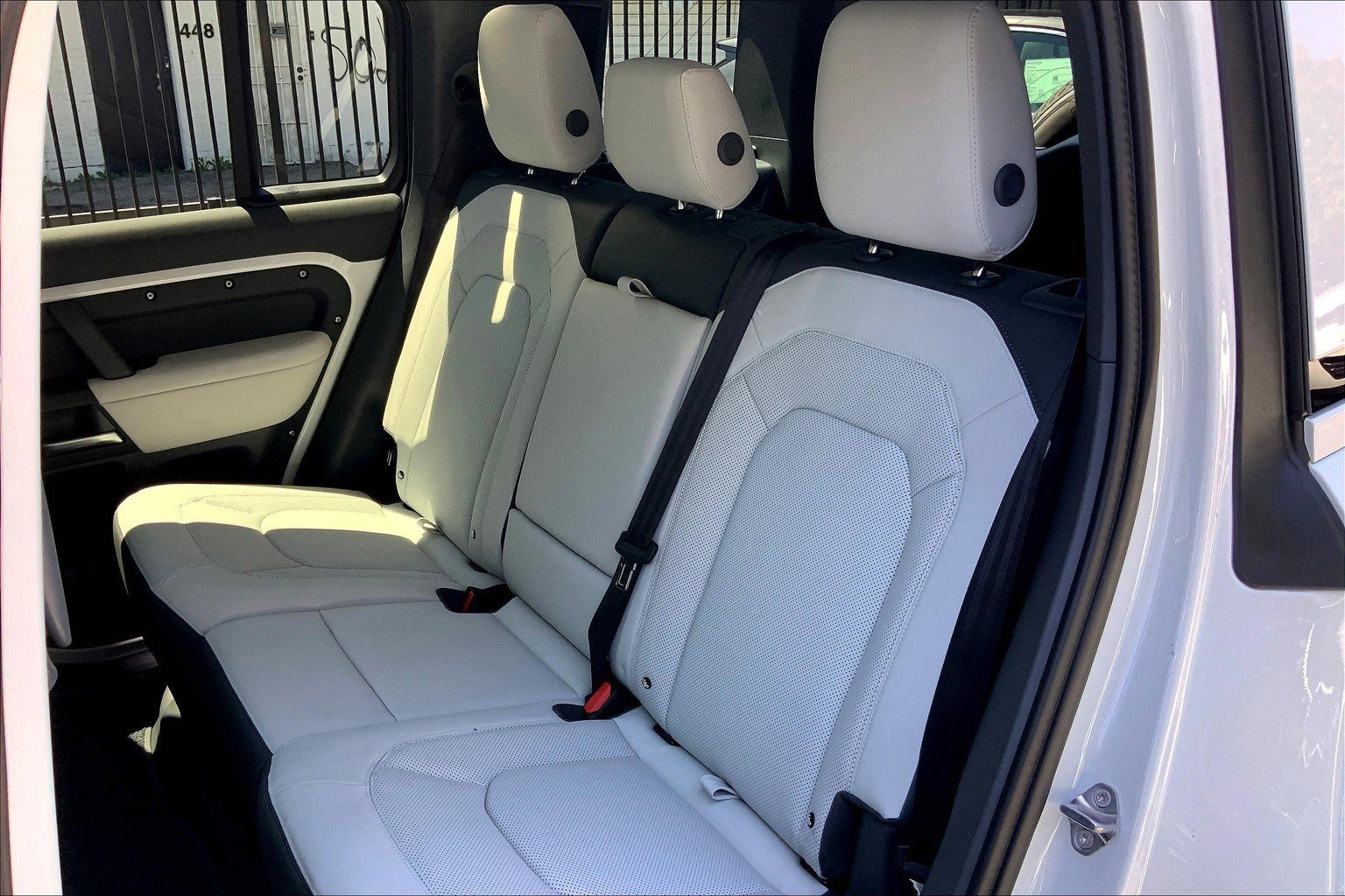 2025 Land Rover Defender 110 S photo 14