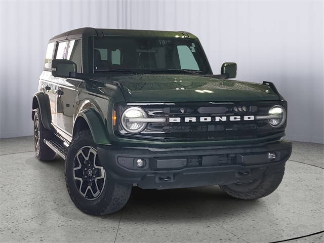 2023 Ford Bronco Outer Banks photo 2