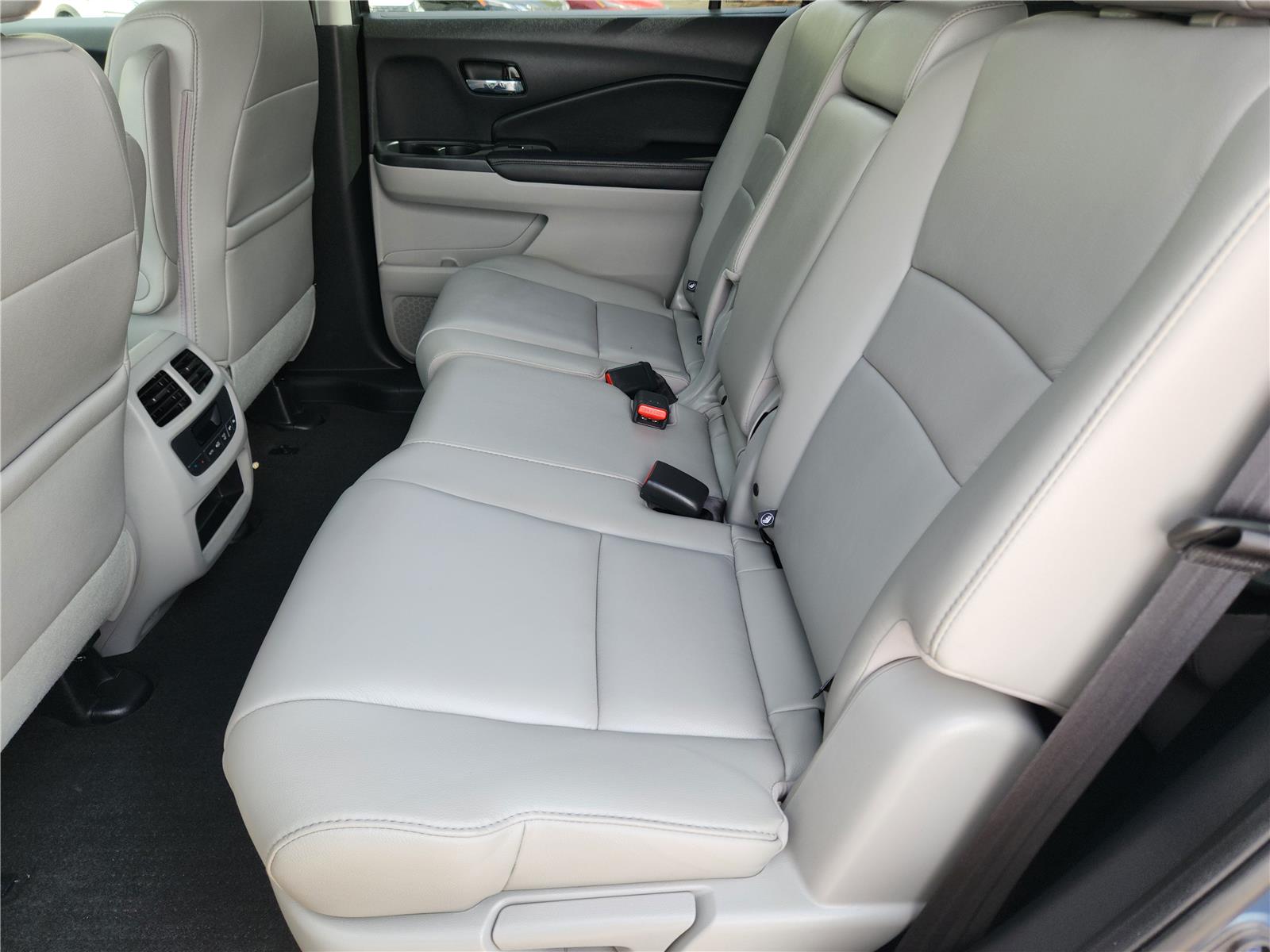 2016 Honda Pilot EX-L photo 12