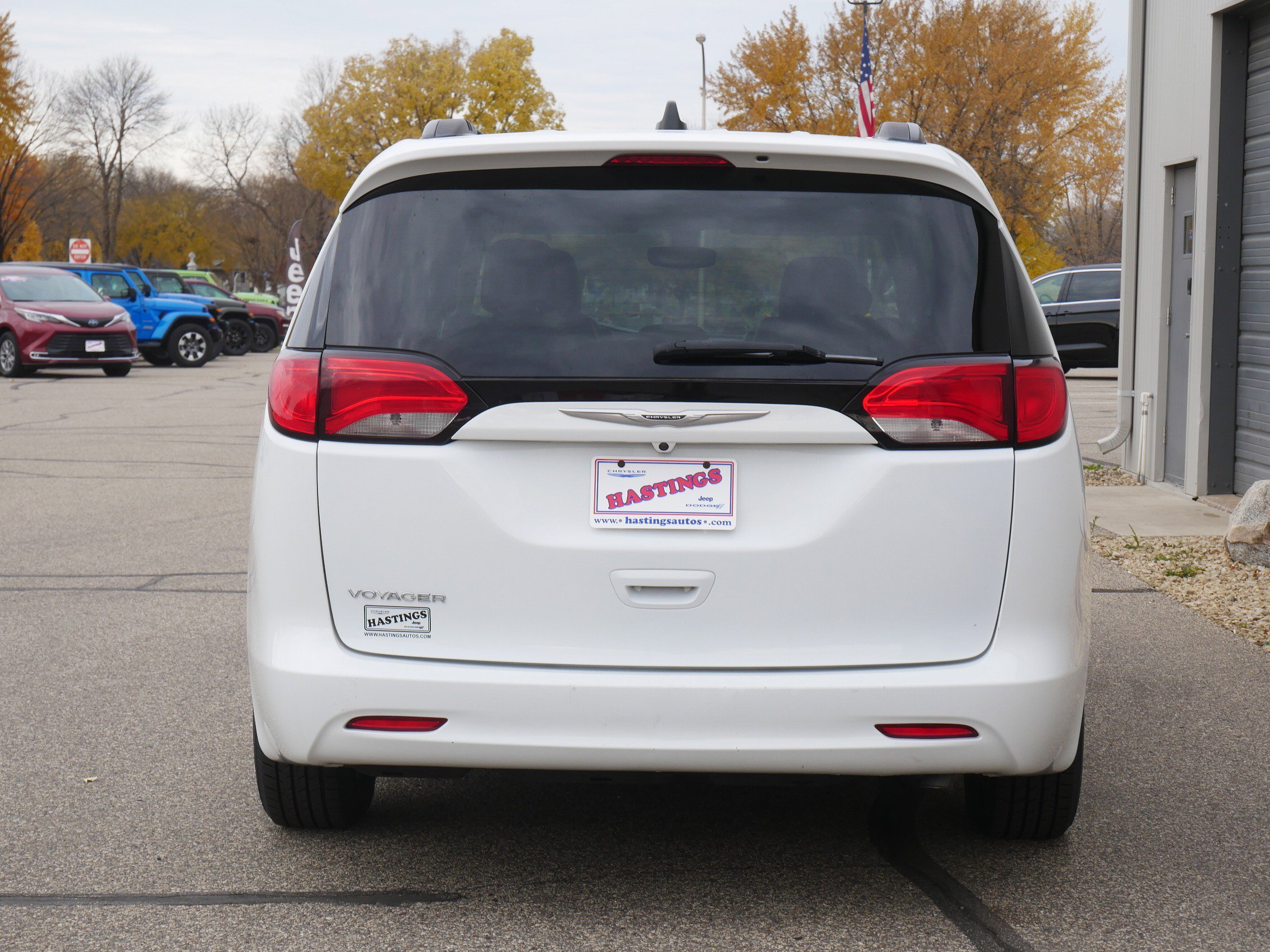 2021 Chrysler Voyager LXi photo 4