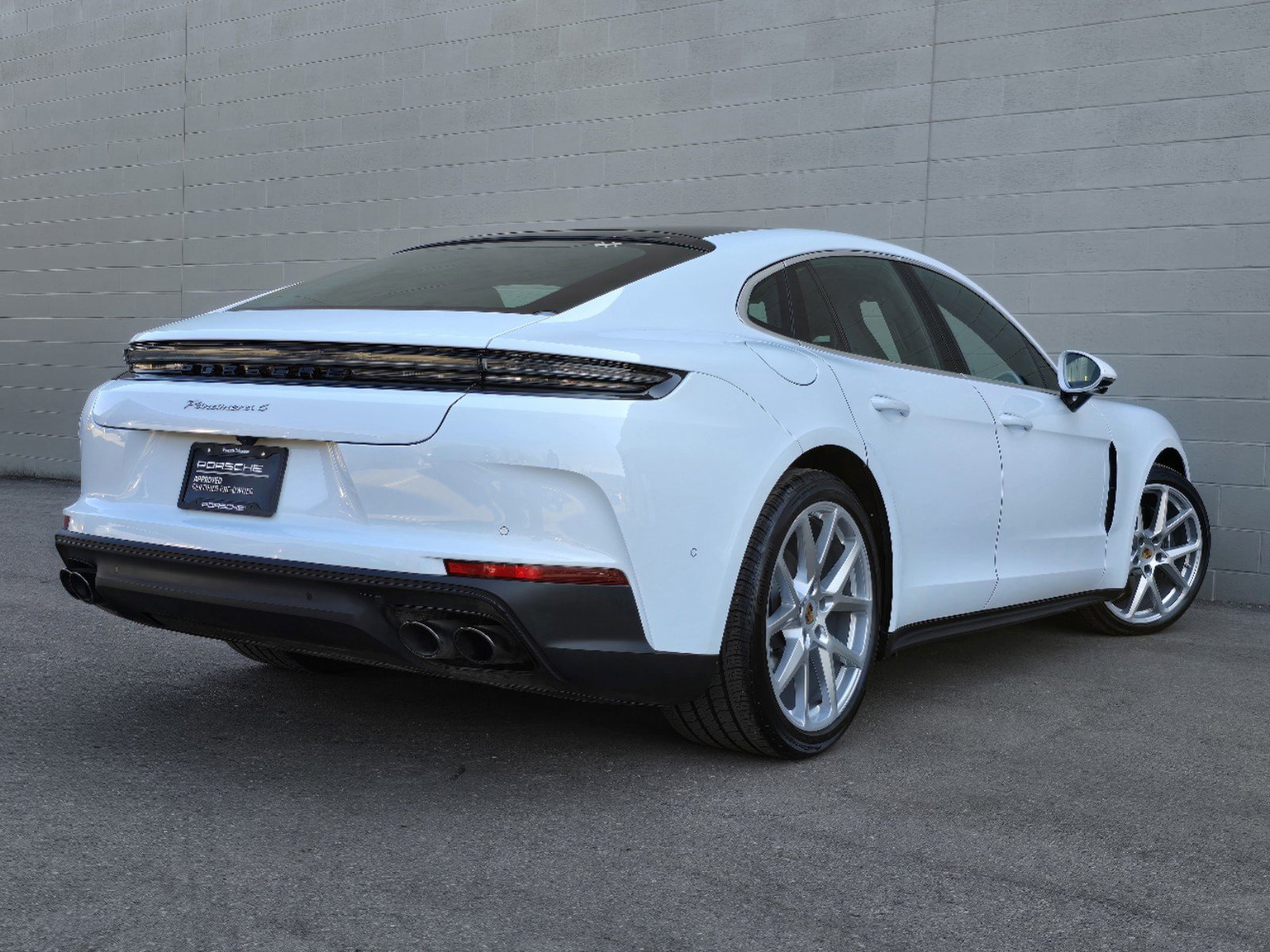 2024 Porsche Panamera 4 photo 10