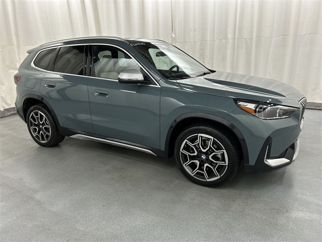 2024 BMW X1 28i's photo
