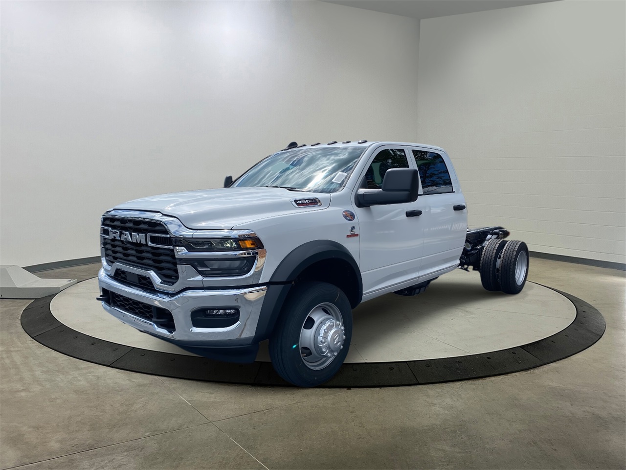 2025 Ram 4500 Tradesman photo 3