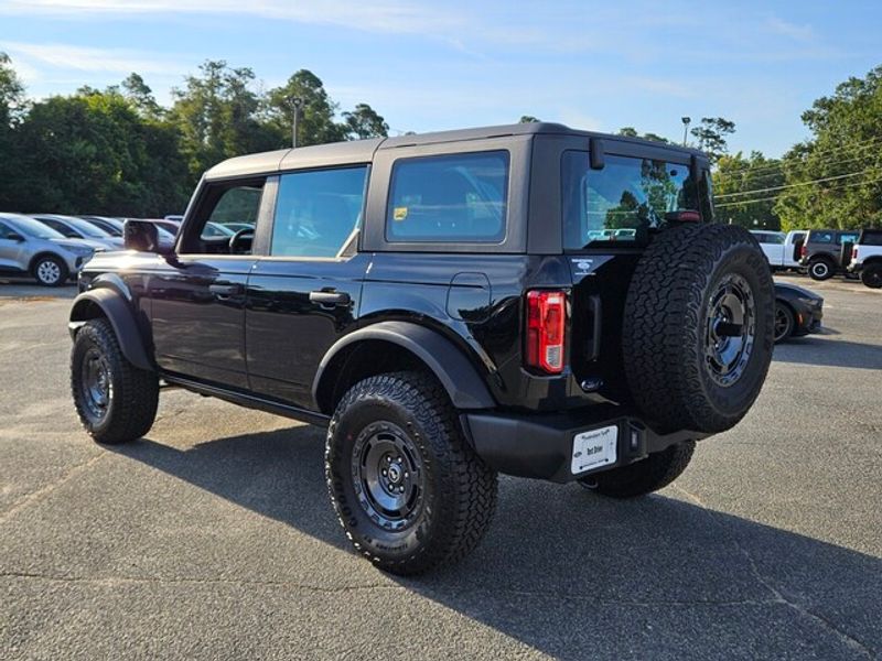2025 Ford Bronco Base photo 8