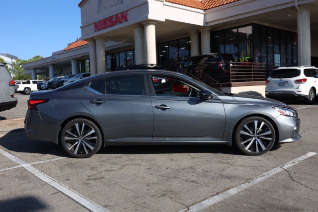 2020 Nissan Altima 2.5 SR photo 2