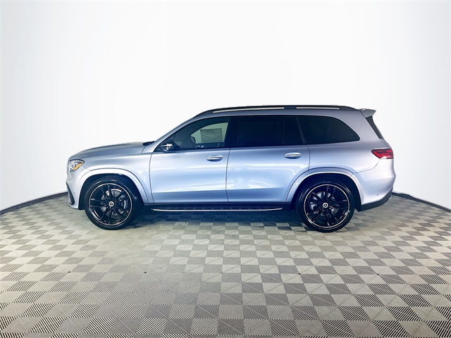2026 Mercedes Benz GLS 450 4MATIC photo 3