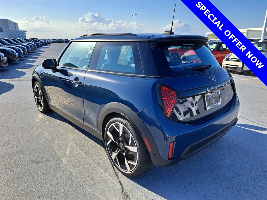 2025 Mini Cooper 2 Door Hardtop Signature photo 5