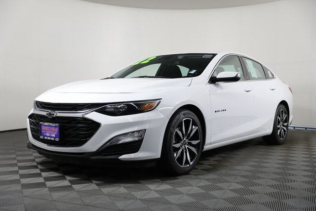 2022 Chevrolet Malibu RS photo 2