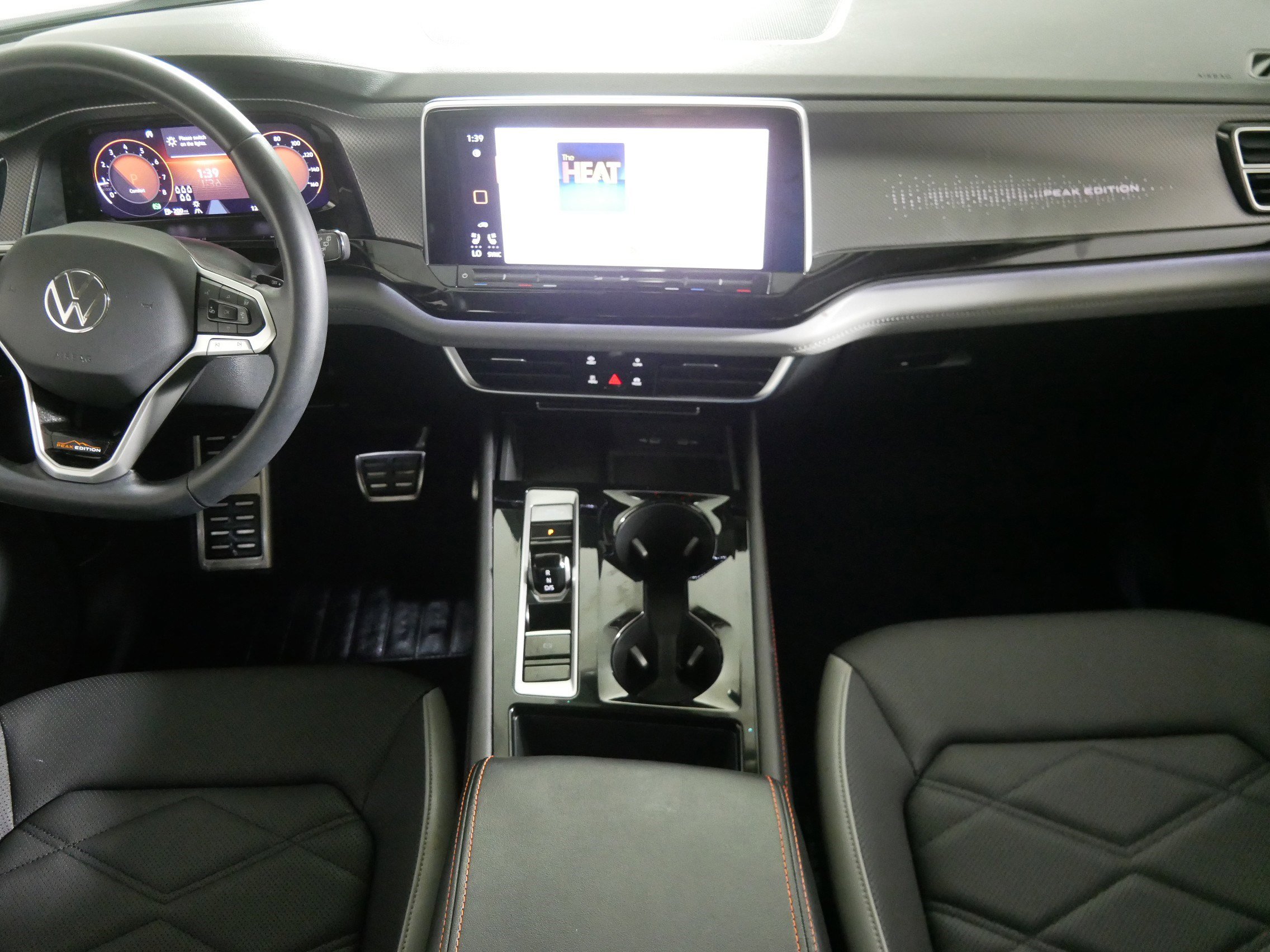 2024 Volkswagen Atlas Peak Edition SE Technology photo 10