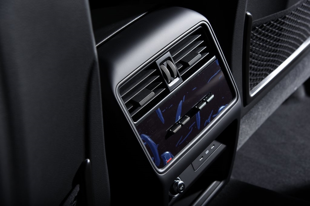 2025 Porsche Cayenne Coupe S photo 32