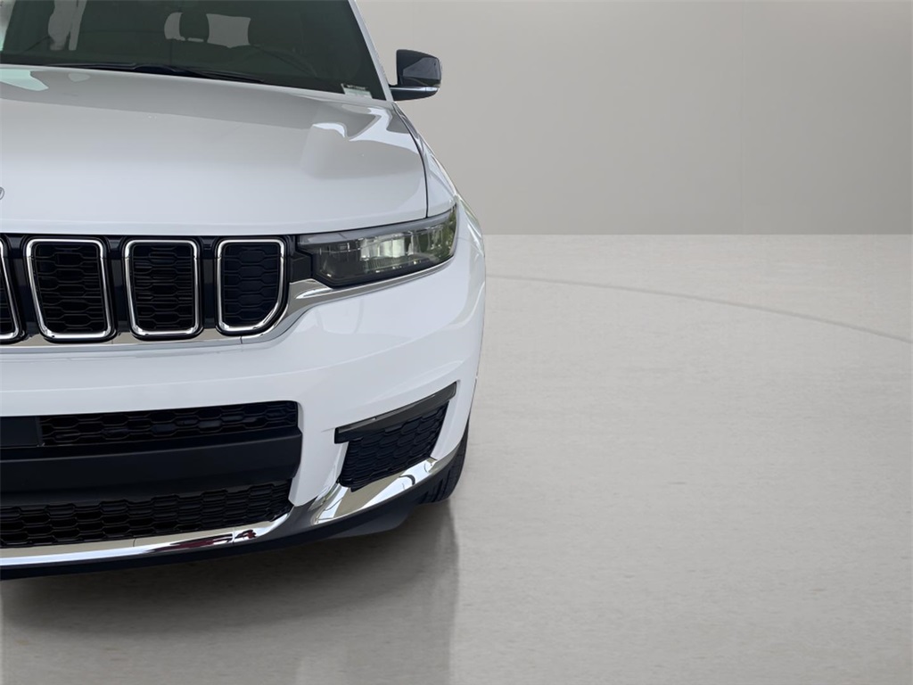 2025 Jeep Grand Cherokee Limited photo 4